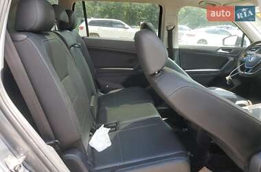 Внедорожник / Кроссовер Volkswagen Tiguan 2019 в 