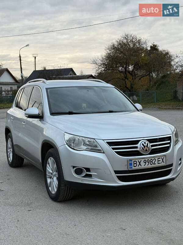 Позашляховик / Кросовер Volkswagen Tiguan 2009 в Ізяславі
