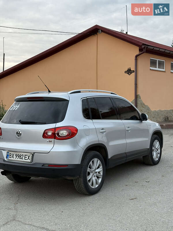 Позашляховик / Кросовер Volkswagen Tiguan 2009 в Ізяславі