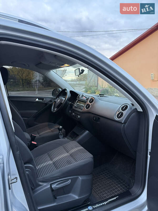 Позашляховик / Кросовер Volkswagen Tiguan 2009 в Ізяславі