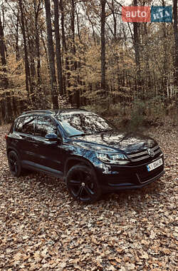 Внедорожник / Кроссовер Volkswagen Tiguan 2016 в Киеве