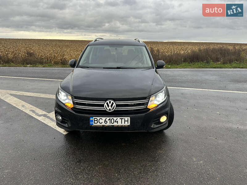 Внедорожник / Кроссовер Volkswagen Tiguan 2012 в Городке