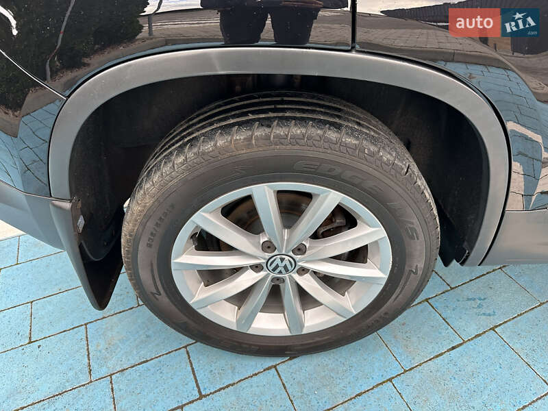 Внедорожник / Кроссовер Volkswagen Tiguan 2017 в Луцке