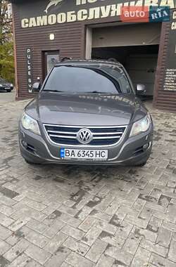 Позашляховик / Кросовер Volkswagen Tiguan 2010 в Харкові