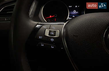 Внедорожник / Кроссовер Volkswagen Tiguan 2020 в 