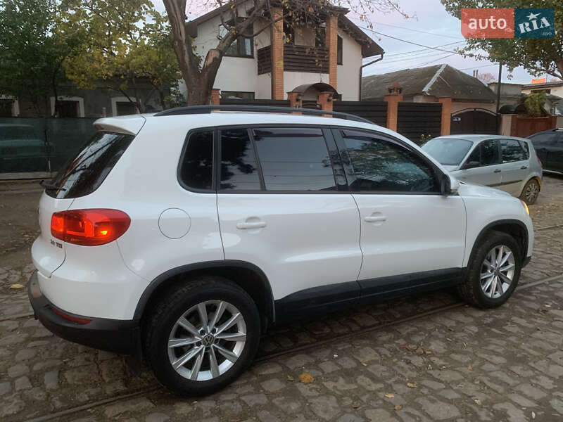 Внедорожник / Кроссовер Volkswagen Tiguan 2015 в Николаеве