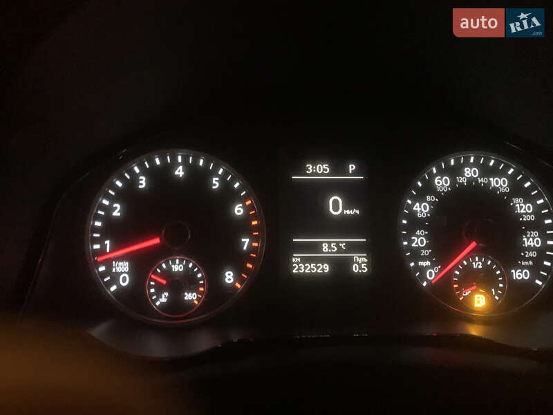 Внедорожник / Кроссовер Volkswagen Tiguan 2015 в Николаеве