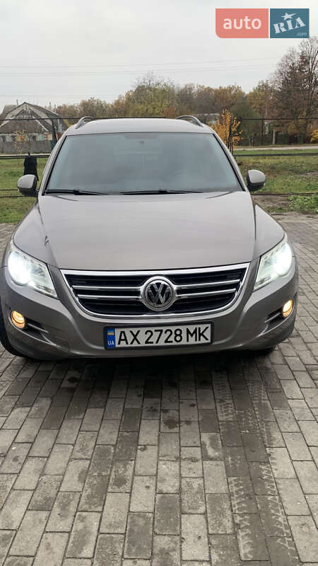 Позашляховик / Кросовер Volkswagen Tiguan 2011 в Новій Водолагі