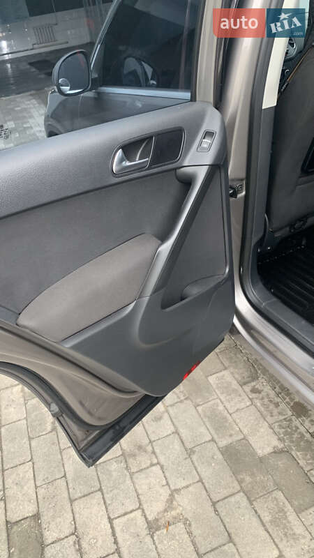 Позашляховик / Кросовер Volkswagen Tiguan 2011 в Новій Водолагі