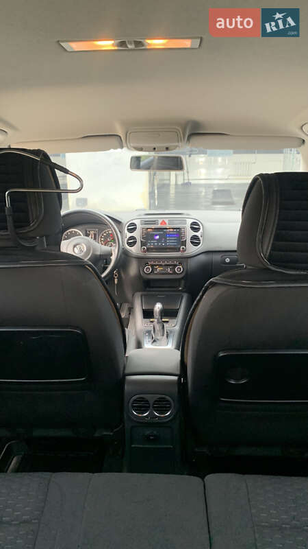 Позашляховик / Кросовер Volkswagen Tiguan 2011 в Новій Водолагі