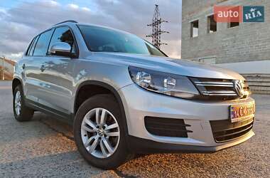 Внедорожник / Кроссовер Volkswagen Tiguan 2016 в Новояворовске