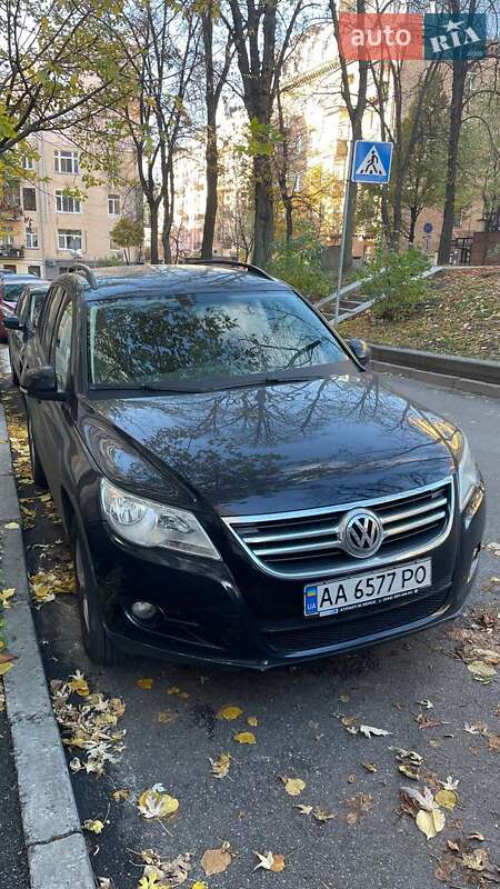 Внедорожник / Кроссовер Volkswagen Tiguan 2010 в Киеве