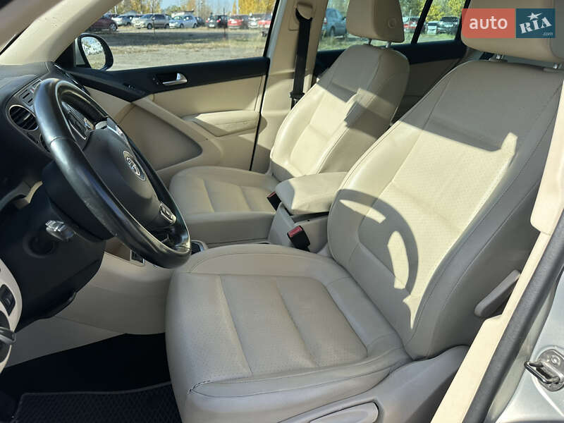 Внедорожник / Кроссовер Volkswagen Tiguan 2010 в Киеве