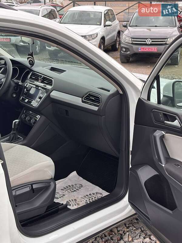 Позашляховик / Кросовер Volkswagen Tiguan 2018 в Львові