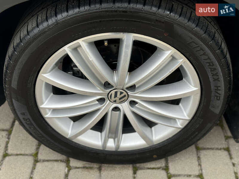 Позашляховик / Кросовер Volkswagen Tiguan 2015 в Дубні
