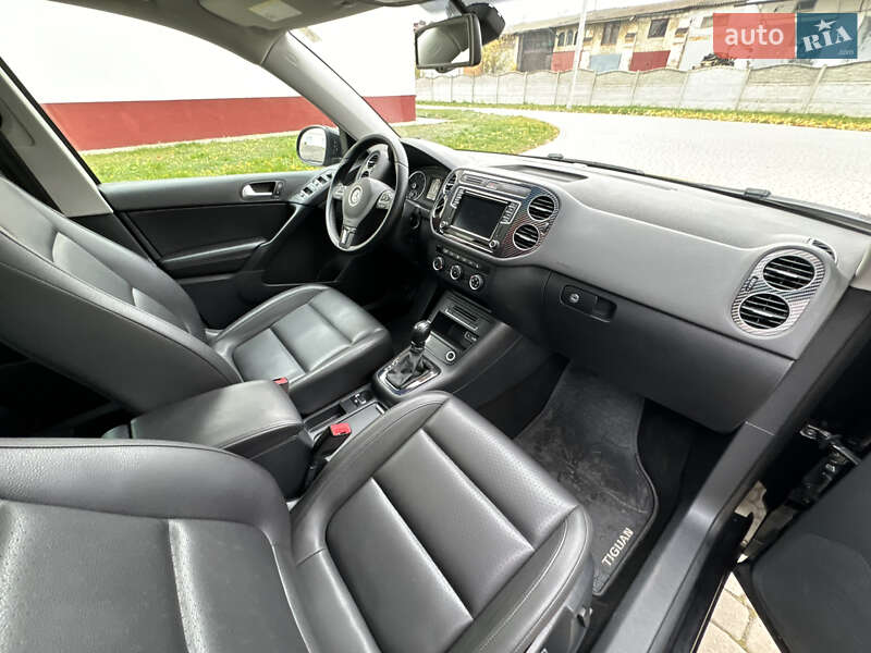Позашляховик / Кросовер Volkswagen Tiguan 2015 в Дубні