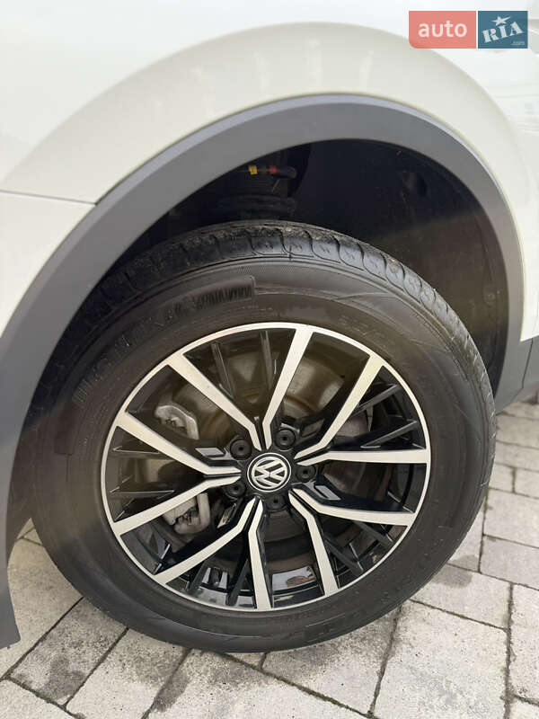 Внедорожник / Кроссовер Volkswagen Tiguan 2021 в Сваляве