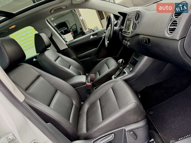 Позашляховик / Кросовер Volkswagen Tiguan 2016 в Кам'янець-Подільському