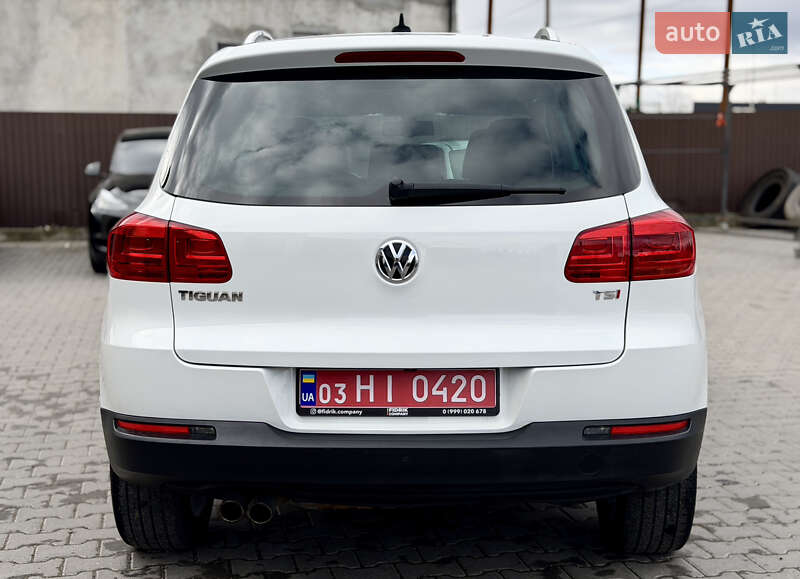 Позашляховик / Кросовер Volkswagen Tiguan 2016 в Кам'янець-Подільському