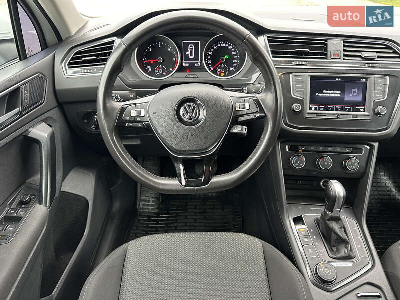 Позашляховик / Кросовер Volkswagen Tiguan 2017 в Києві