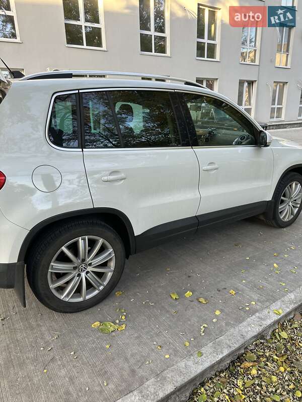 Внедорожник / Кроссовер Volkswagen Tiguan 2010 в Одессе