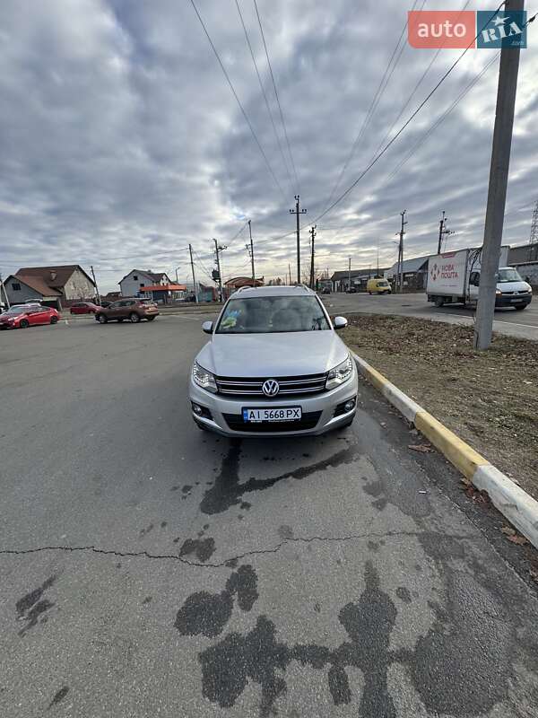 Позашляховик / Кросовер Volkswagen Tiguan 2015 в Києві