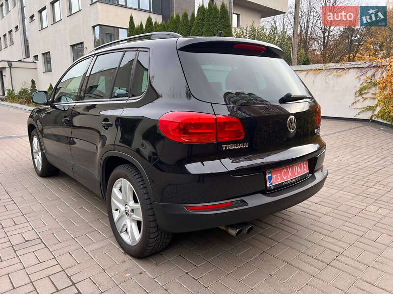Внедорожник / Кроссовер Volkswagen Tiguan 2015 в Ровно