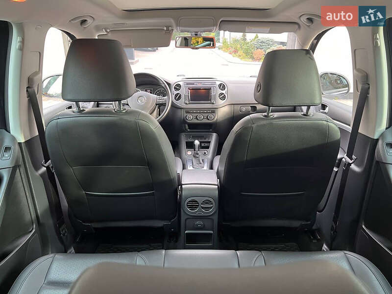 Внедорожник / Кроссовер Volkswagen Tiguan 2015 в Ровно