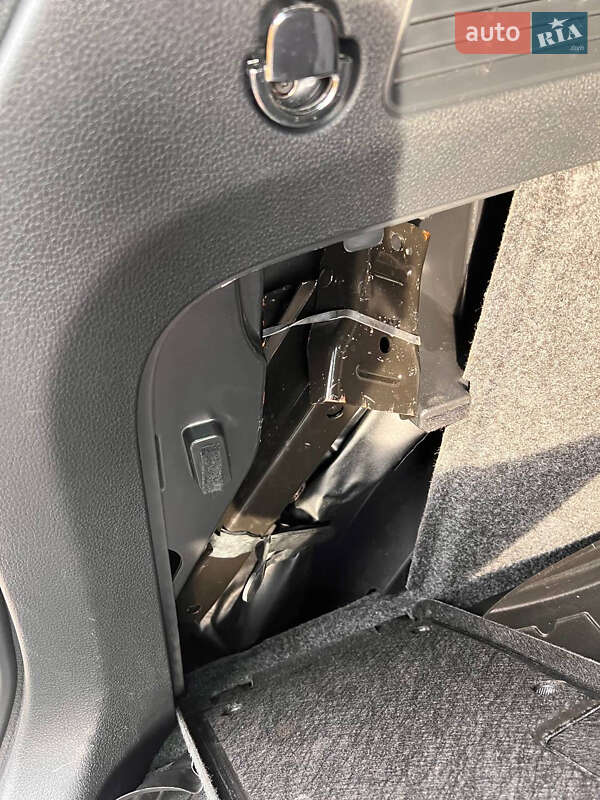 Внедорожник / Кроссовер Volkswagen Tiguan 2015 в Ровно