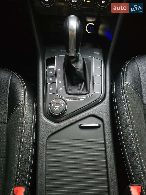 Внедорожник / Кроссовер Volkswagen Tiguan 2017 в Днепре фото 24 Внедорожник / Кроссовер Volkswagen Tiguan 2017 в Днепре