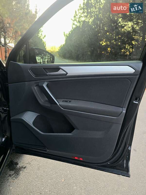 Внедорожник / Кроссовер Volkswagen Tiguan 2017 в Днепре фото 27 Внедорожник / Кроссовер Volkswagen Tiguan 2017 в Днепре