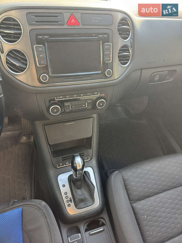 Внедорожник / Кроссовер Volkswagen Tiguan 2011 в Киеве