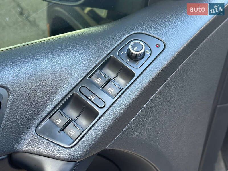 Внедорожник / Кроссовер Volkswagen Tiguan 2012 в Днепре