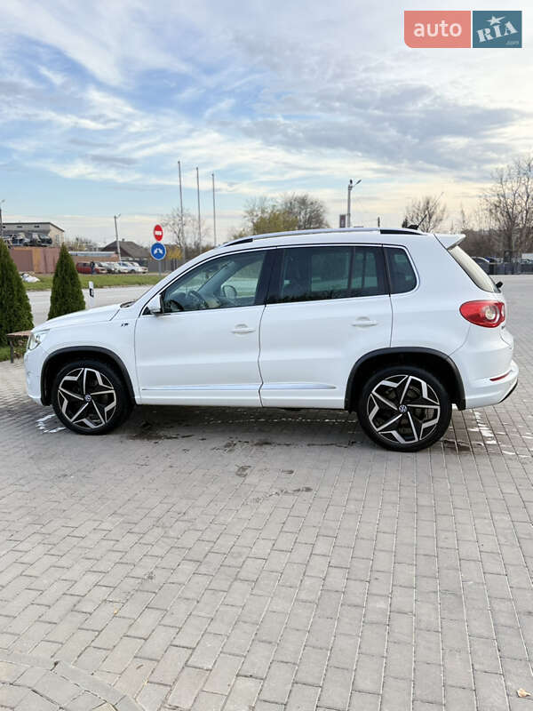 Внедорожник / Кроссовер Volkswagen Tiguan 2011 в Каменец-Подольском