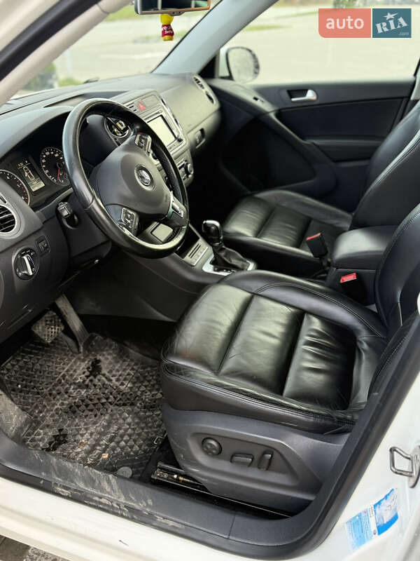 Внедорожник / Кроссовер Volkswagen Tiguan 2011 в Каменец-Подольском