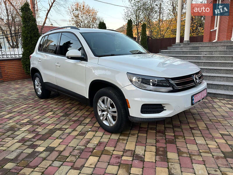 Внедорожник / Кроссовер Volkswagen Tiguan 2016 в Киеве