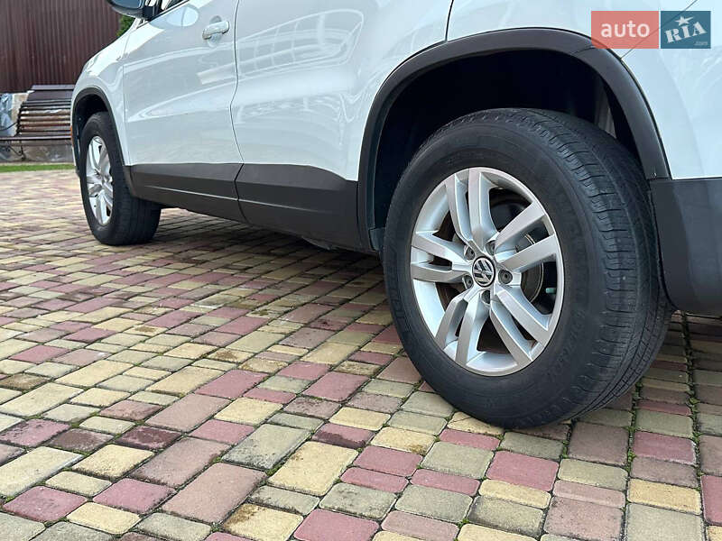 Внедорожник / Кроссовер Volkswagen Tiguan 2016 в Киеве