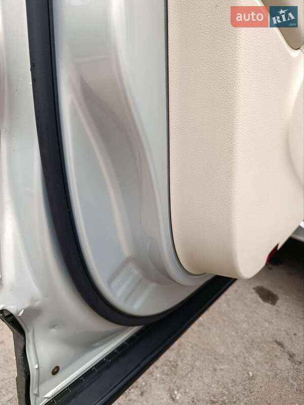 Внедорожник / Кроссовер Volkswagen Tiguan 2011 в Кривом Роге