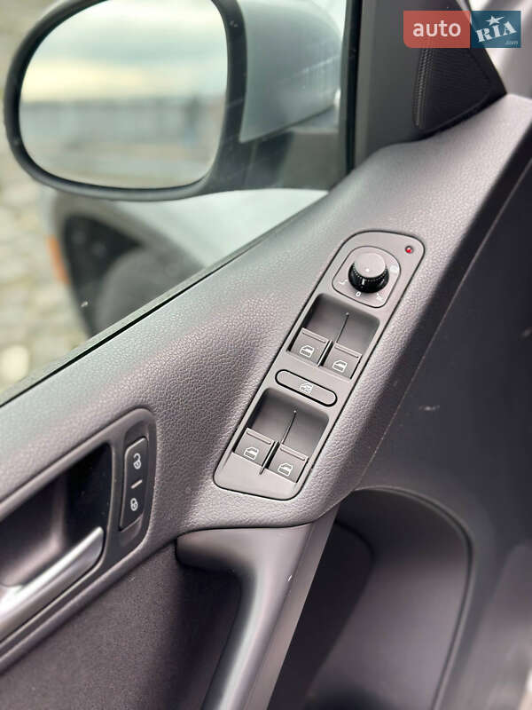 Внедорожник / Кроссовер Volkswagen Tiguan 2013 в Днепре