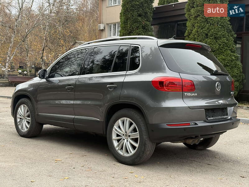Внедорожник / Кроссовер Volkswagen Tiguan 2016 в Краснограде фото 5 Внедорожник / Кроссовер Volkswagen Tiguan 2016 в Краснограде