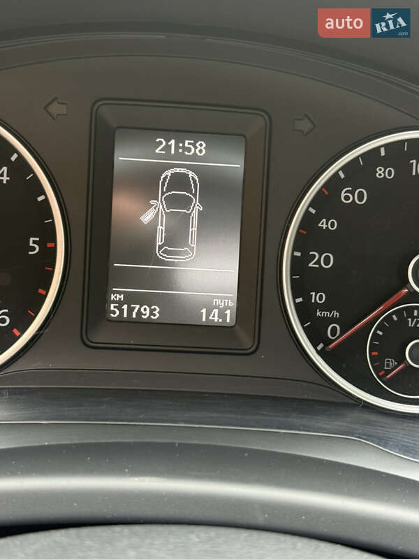 Внедорожник / Кроссовер Volkswagen Tiguan 2016 в Краснограде фото 12 Внедорожник / Кроссовер Volkswagen Tiguan 2016 в Краснограде