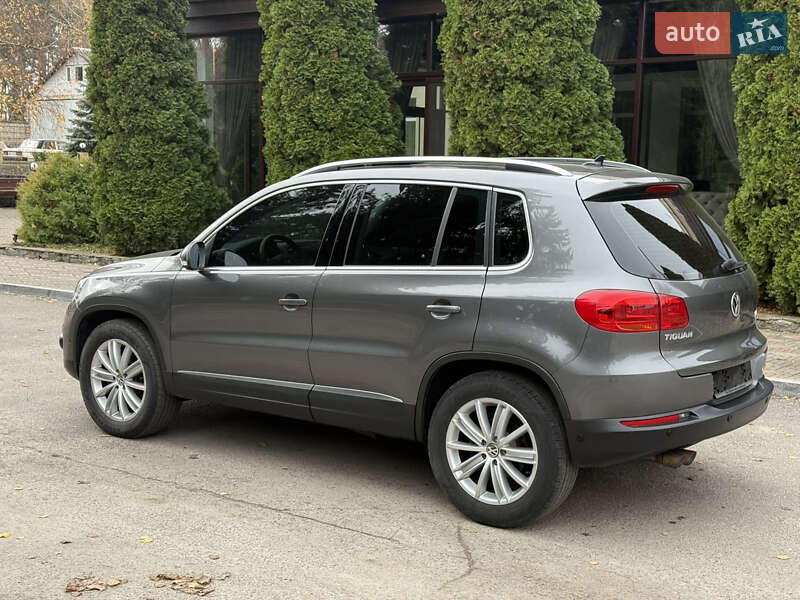 Внедорожник / Кроссовер Volkswagen Tiguan 2016 в Краснограде фото 22 Внедорожник / Кроссовер Volkswagen Tiguan 2016 в Краснограде