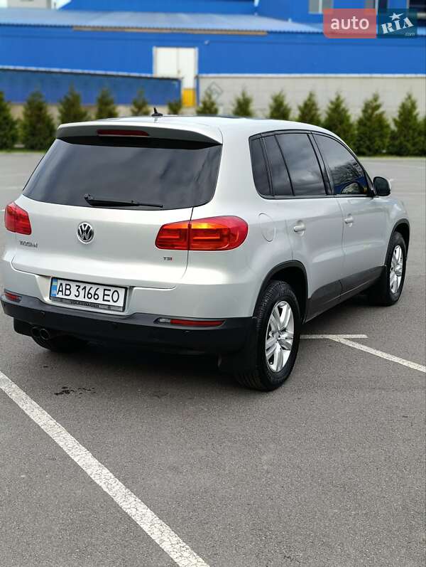 Внедорожник / Кроссовер Volkswagen Tiguan 2012 в Хмельнике