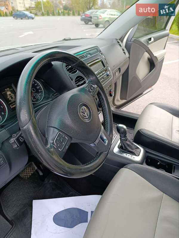 Внедорожник / Кроссовер Volkswagen Tiguan 2012 в Хмельнике