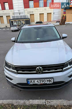 Внедорожник / Кроссовер Volkswagen Tiguan 2017 в Харькове