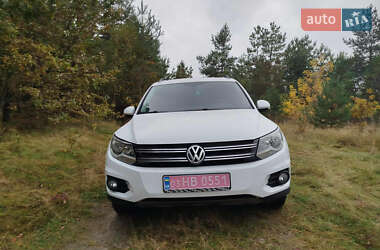 Внедорожник / Кроссовер Volkswagen Tiguan 2016 в Буске
