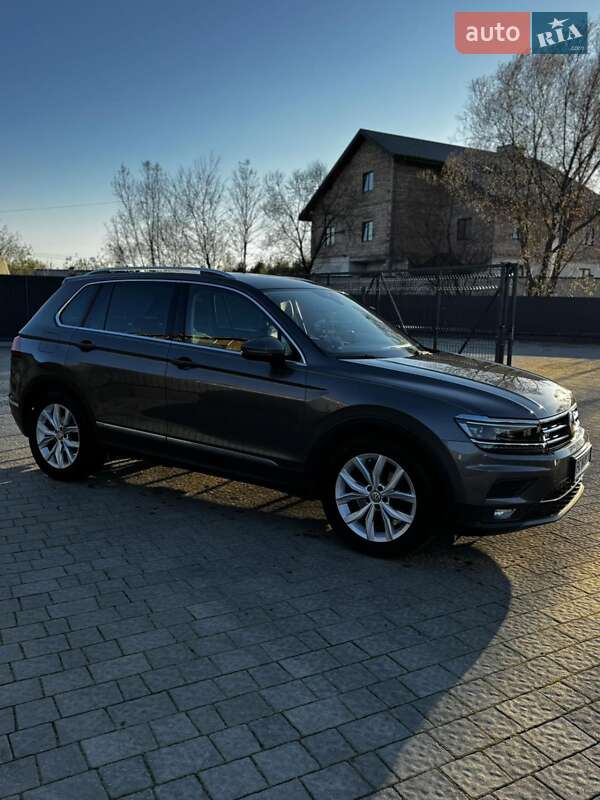 Внедорожник / Кроссовер Volkswagen Tiguan 2019 в Львове
