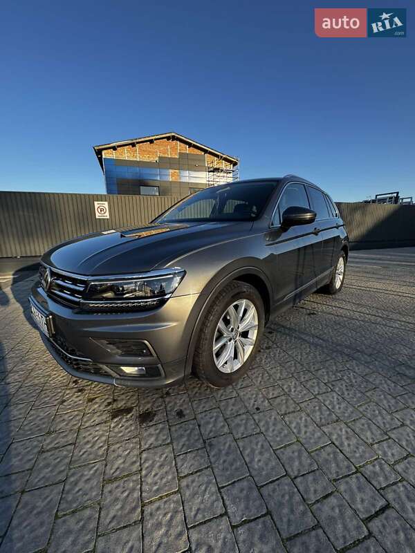 Внедорожник / Кроссовер Volkswagen Tiguan 2019 в Львове
