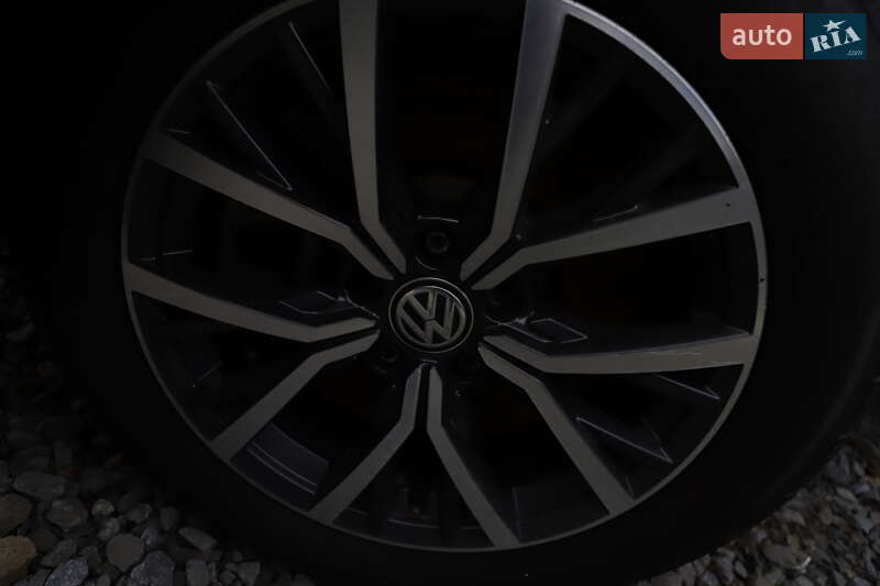 Внедорожник / Кроссовер Volkswagen Tiguan 2020 в Дрогобыче