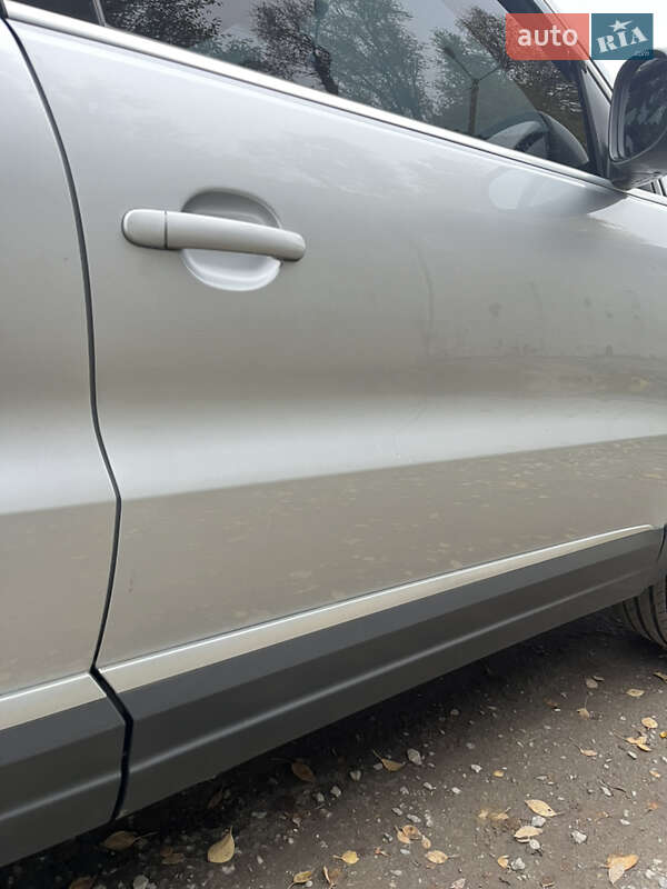 Внедорожник / Кроссовер Volkswagen Tiguan 2012 в Харькове